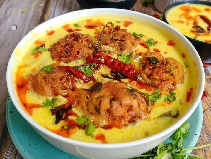 kadhi-pakora-e1744388582284
